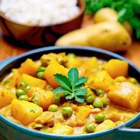 curry indiano de batata e ervilha