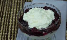 foto da receita Queijo cottage com geleia de uva