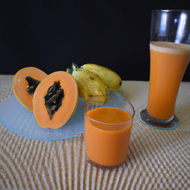 Suco de laranja , mamao e cenoura  com linhaça