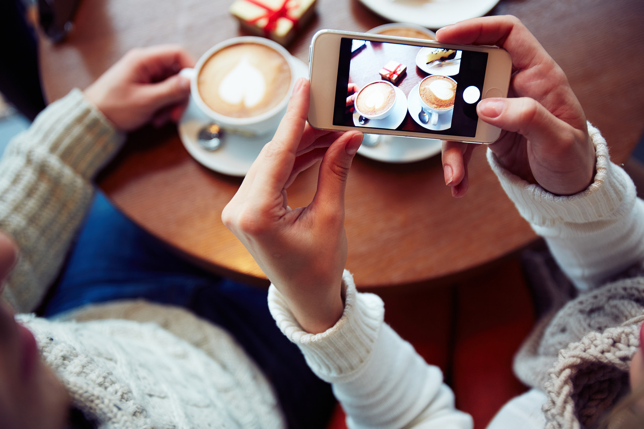 FoMO: O medo de ficar por fora que pode causar depressão