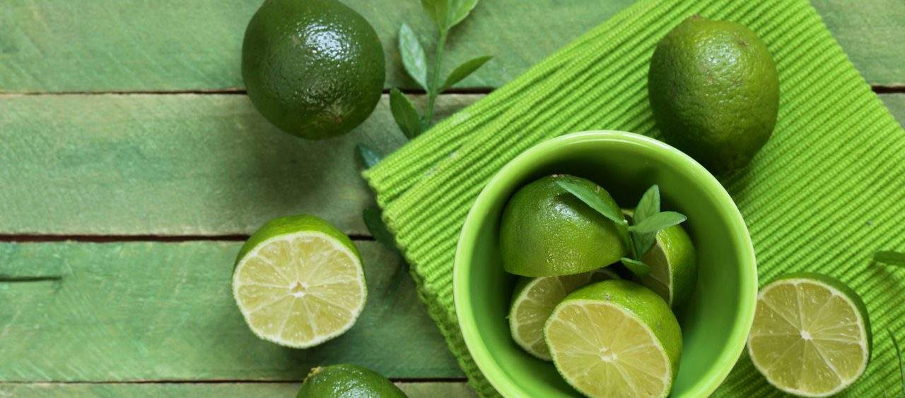 água com limão quebra o jejum intermitente