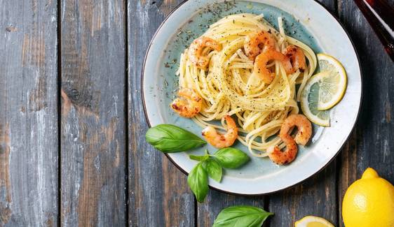 Receita de linguini com camarão e brócolis