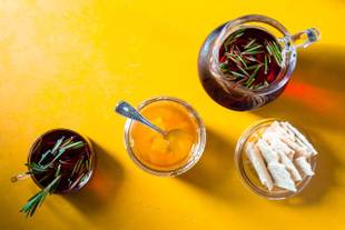Chá de alecrim emagrece? É diurético?