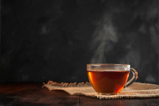 Chá de espinheira santa: benefícios e como consumir