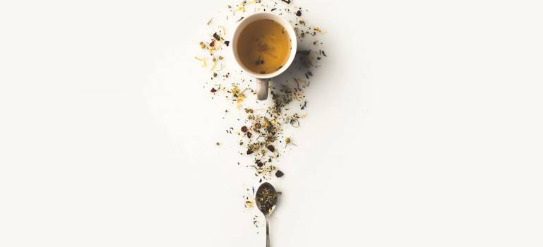 Chá de noz moscada faz bem? Conheça os benefícios