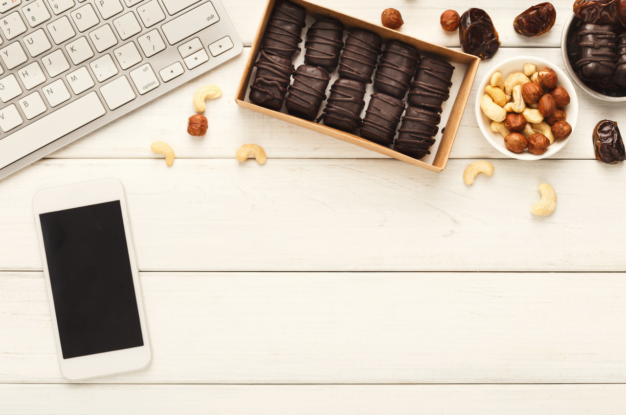 Alfarroba: O que é e benefícios da substituta do chocolate