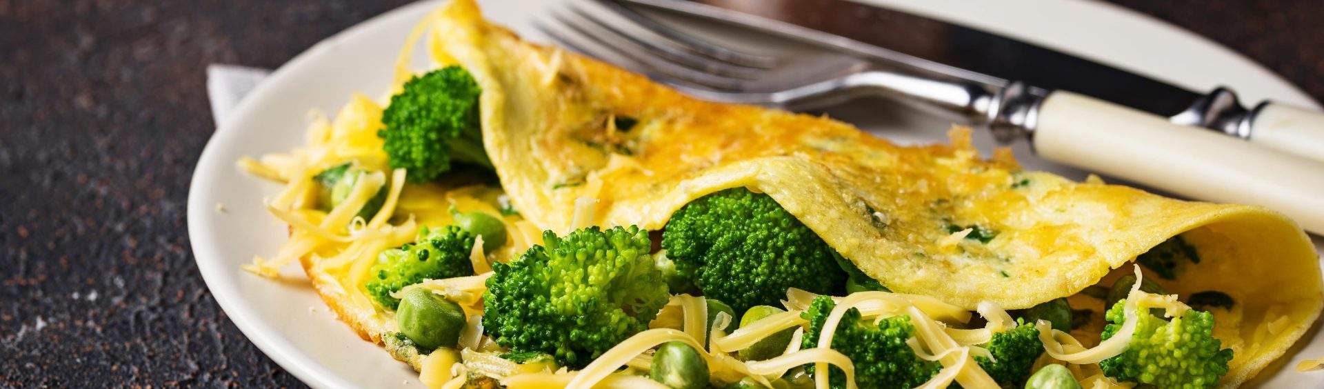 omelete de brócolis e queijo