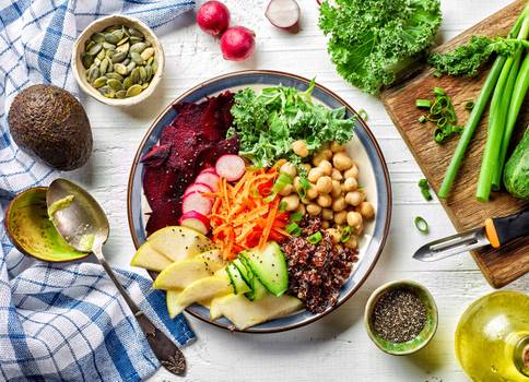 Dieta arco-íris: conheça os benefícios de adicionar mais cores no seu prato