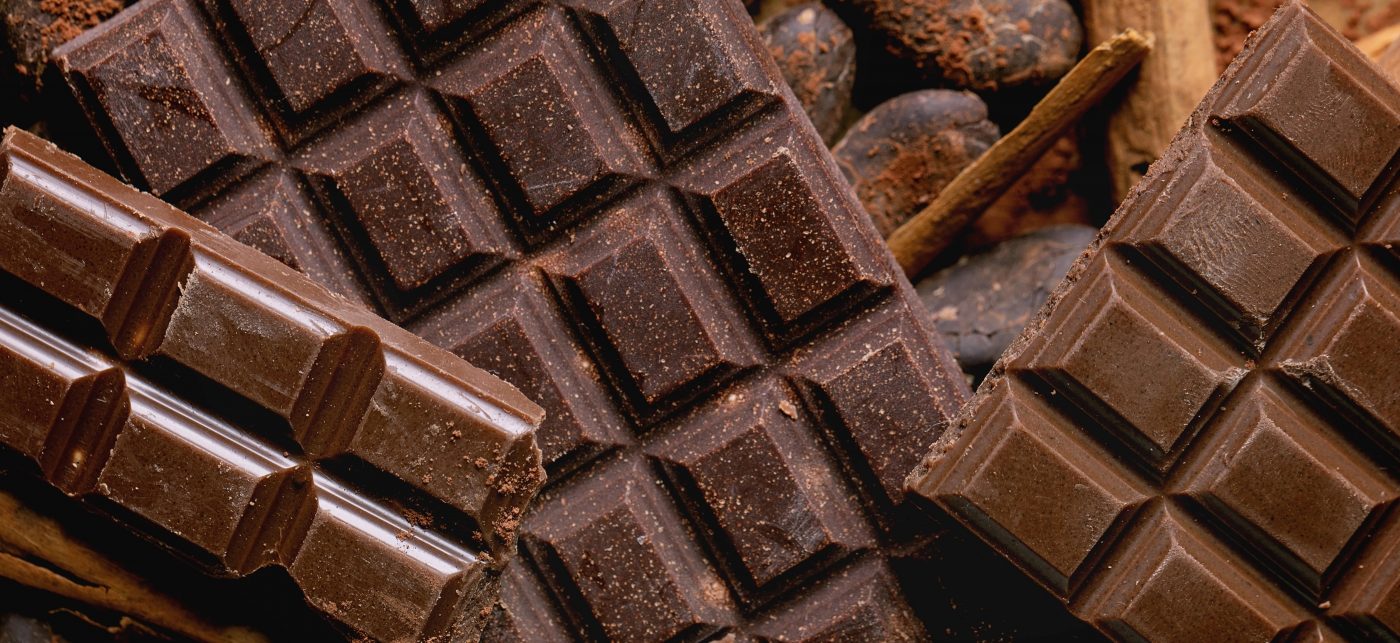 Chocolate amargo e ao leite: Você sabe qual a diferença?