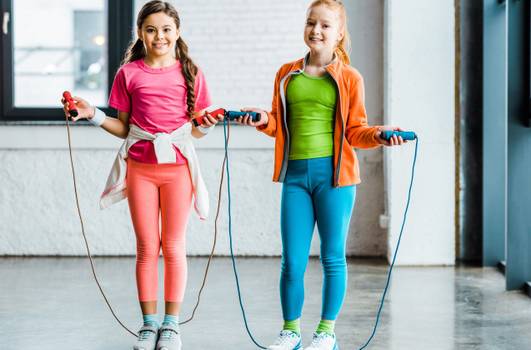 Exercícios simples e fáceis para as crianças fazerem em casa