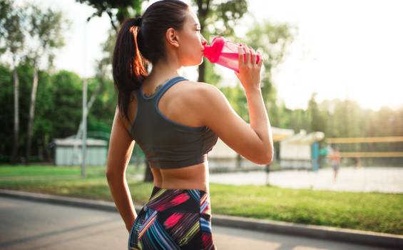 Por que é importante beber água durante o treino?