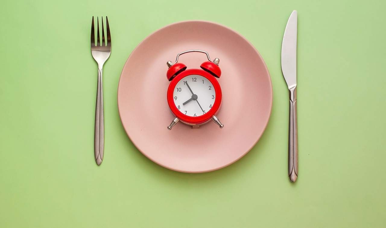 Posso fazer jejum intermitente se estiver doente?