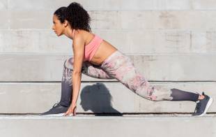 Alongamentos e exercícios para quem tem dor nas costas