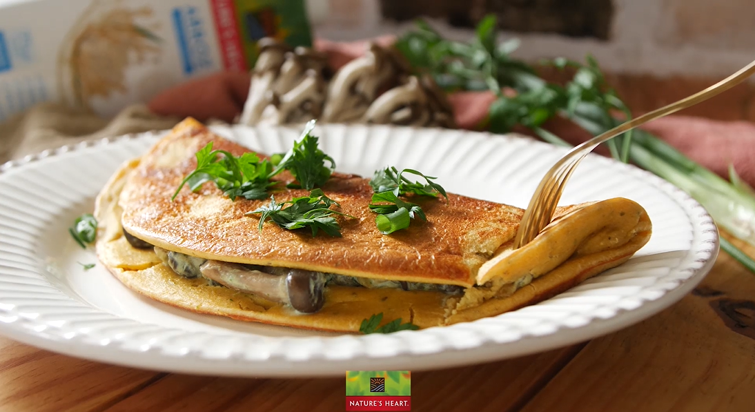 Omelete vegano com shitake e creme de tofu