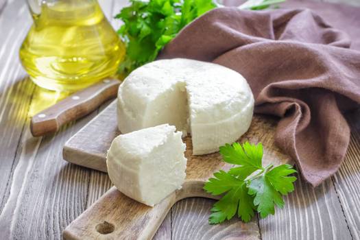 Queijo minas: Propriedades e benefícios do queijo branco