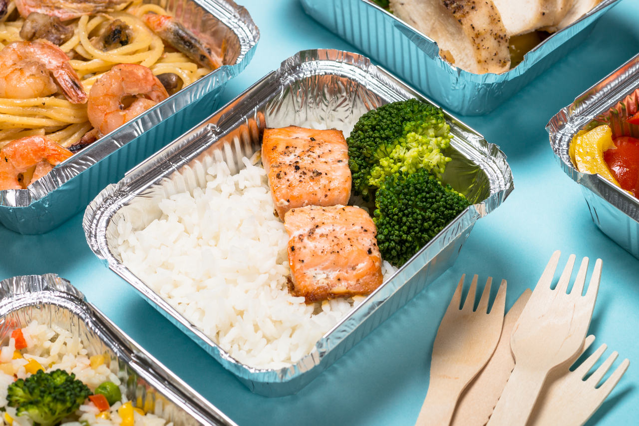 Emagrecer: Como pedir delivery de comida sem sair da dieta