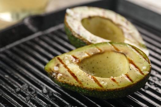 Abacate grelhado: O que fazer com abacate além de guacamole