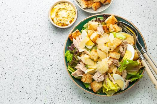 Como comer salada no frio? Dicas e receita