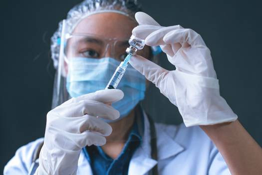Cientistas estão criando uma vacina contra diferentes coronavírus