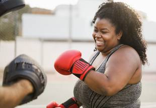 Como a dieta e os exercícios impactam a saúde mental de mulheres maduras