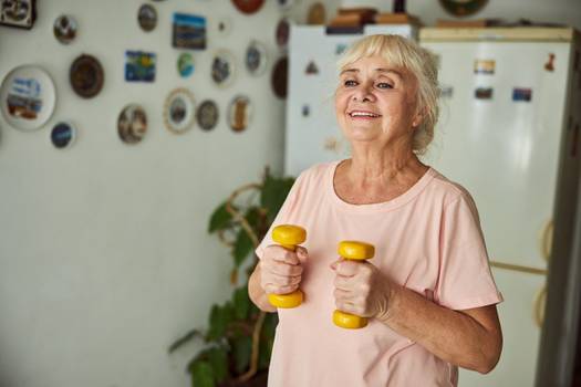Obesidade abdominal e perda de força muscular aumentam risco de queda em idosos