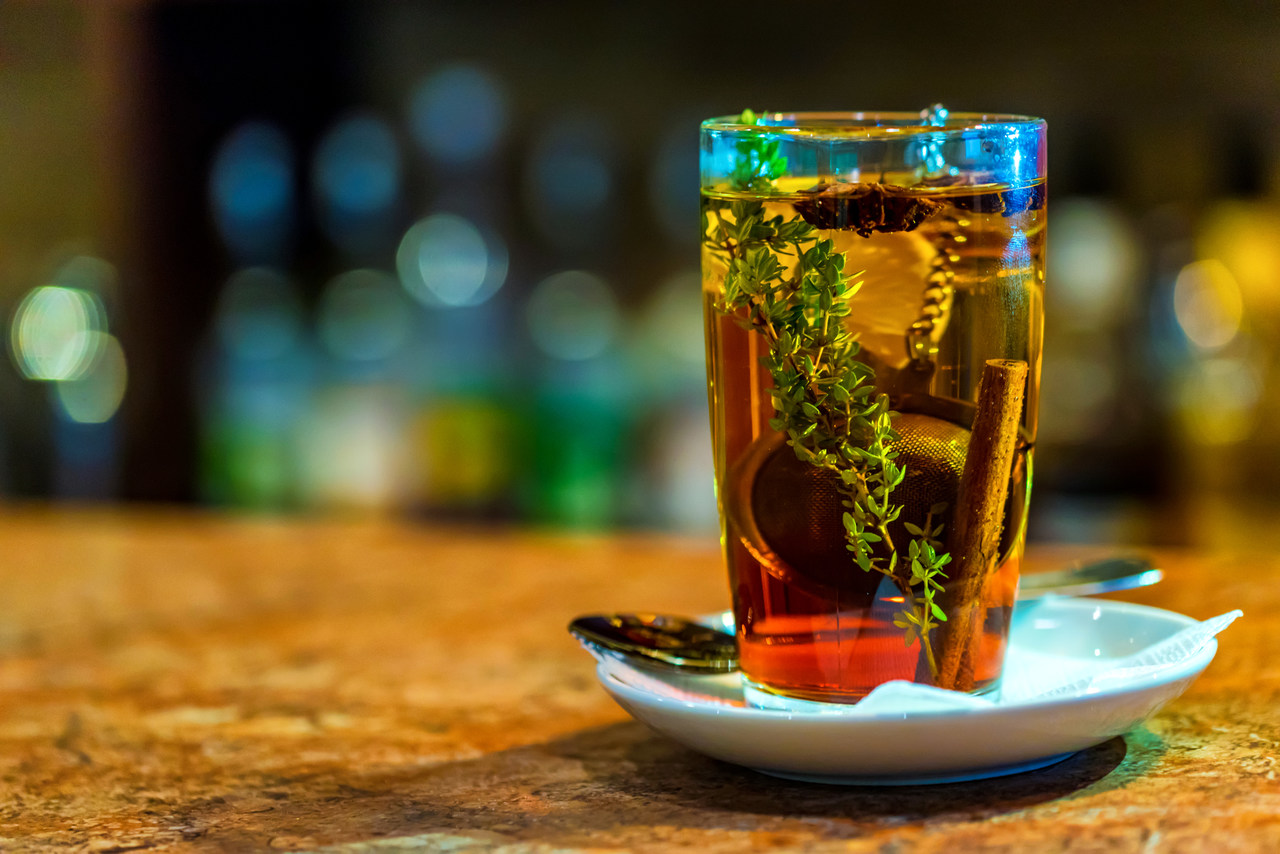 Água com canela: Para que serve e como preparar