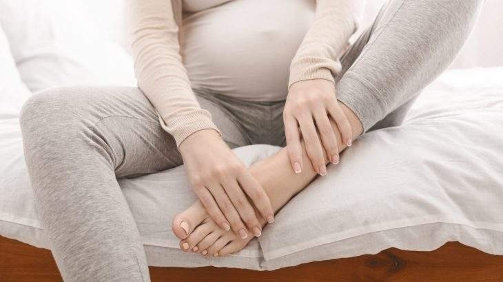 pés inchados na gravidez