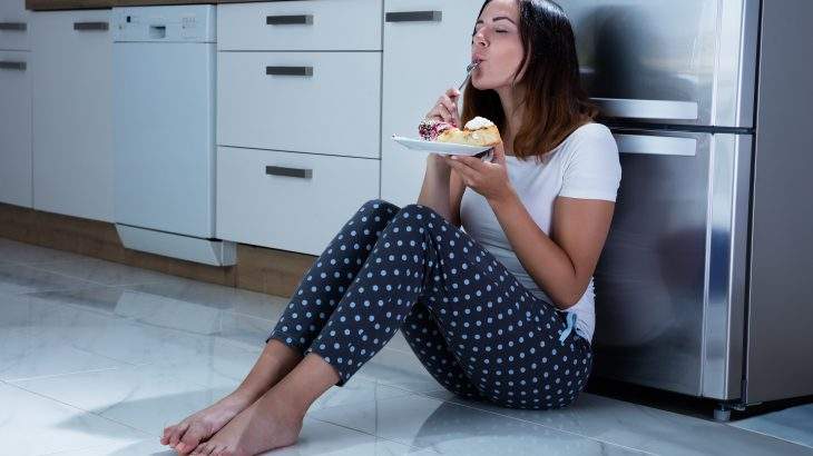 comer à noite fome noturna