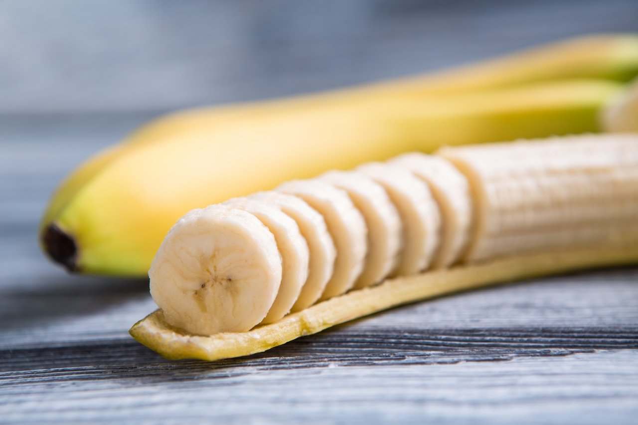 Banana engorda? Benefícios e tabela nutricional da fruta - Vitat