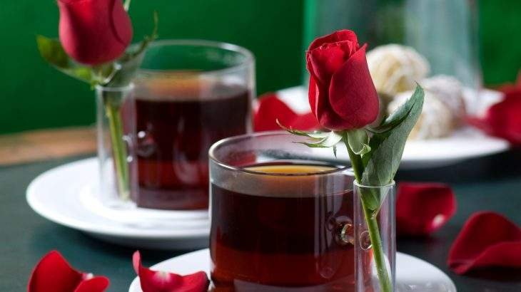 chá de rosas vermelhas