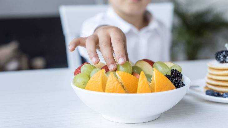 que crianças que têm uma boa alimentação, com frutas e vegetais, garantem uma melhor saúde mental.