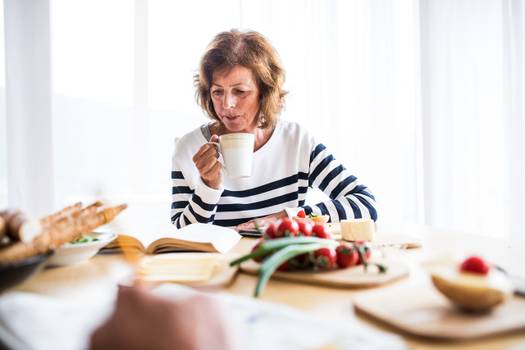 Dieta antienvelhecimento: Alimentação é capaz de desacelerar os efeitos do tempo?