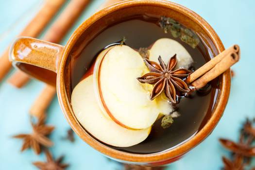 Chá de casca de maçã: Conheça os benefícios e saiba como preparar