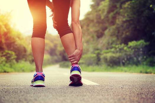 Dor nas pernas: o que pode ser, tratamento e prevenção