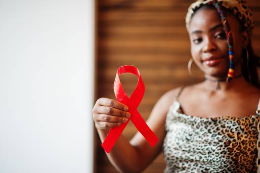 HIV e Aids no Brasil: Crescimento entre homens, mas redução entre mulheres