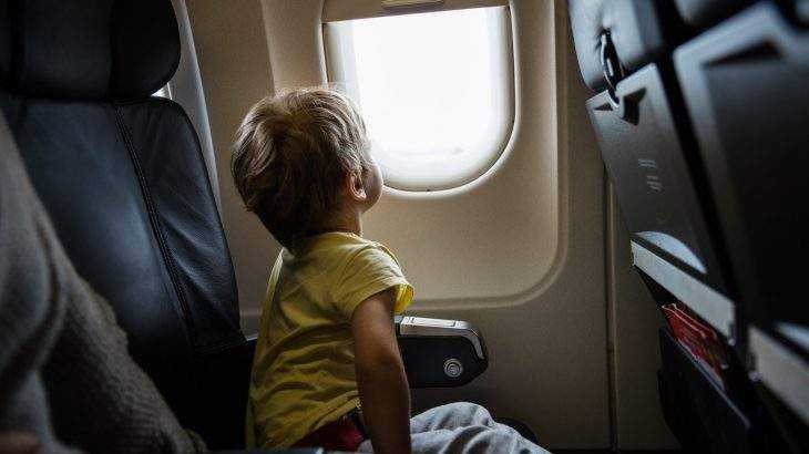 viajar de avião com bebês