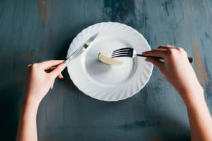 Dieta da xepa: Comer somente maçã e ovo, como participante do BBB, pode fazer mal