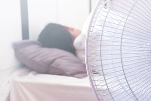 Dormir com o ventilador ligado faz mal para a saúde?