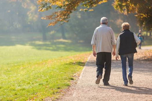 Idosos que fazem caminhada têm menos risco de desenvolver diabetes, diz pesquisa