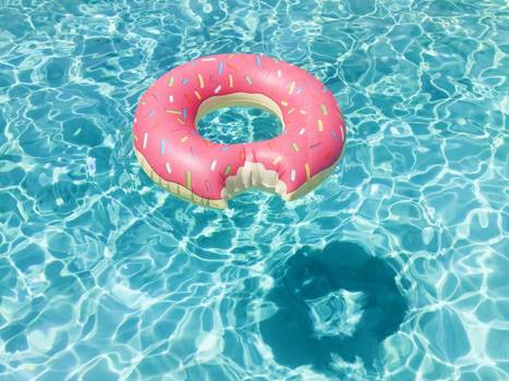 Coronavírus na praia e piscina: como evitar a infecção no verão?