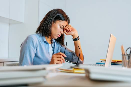 Dicas para evitar o burnout e ter um ambiente de trabalho saudável