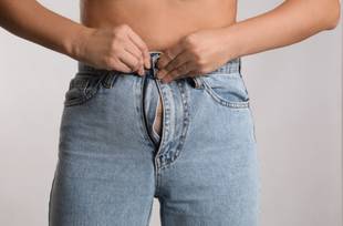Síndrome da ampulheta: jeans apertado faz mal à saúde?