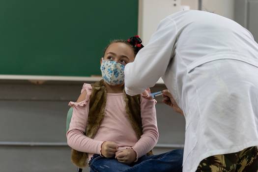 Covid-19: SP vai aplicar vacina para alunos de escolas públicas e privadas