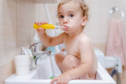 Quando começar a escovar os dentes do bebê?
