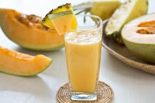 Suco de abacaxi com melão emagrece? É diurético?