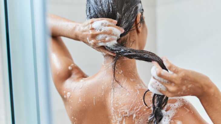 Pode lavar o cabelo com sabão de coco