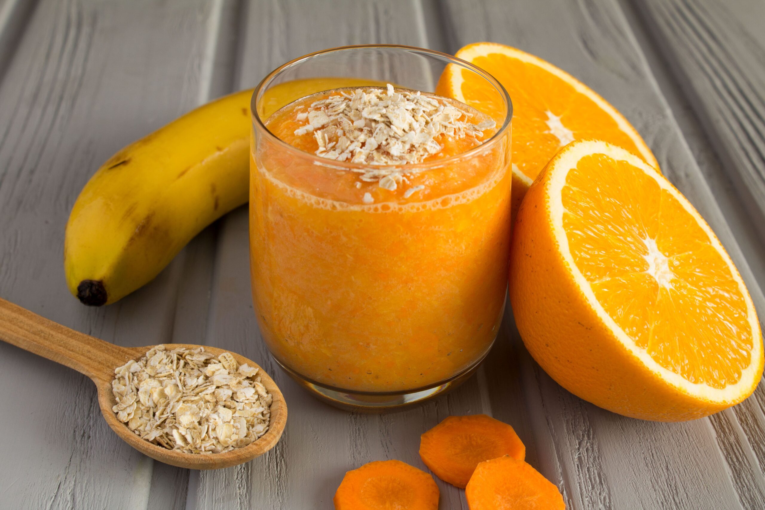 Suco de laranja com aveia emagrece? Desincha?