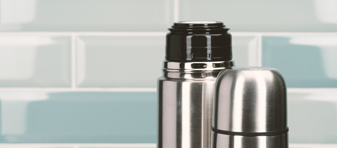 como limpar garrafa térmica