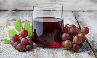 Suco de uva bordô: benefícios e como inserir na dieta