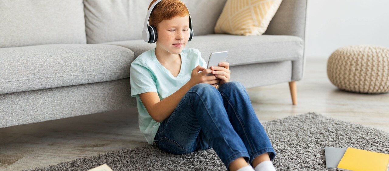 crianças na internet